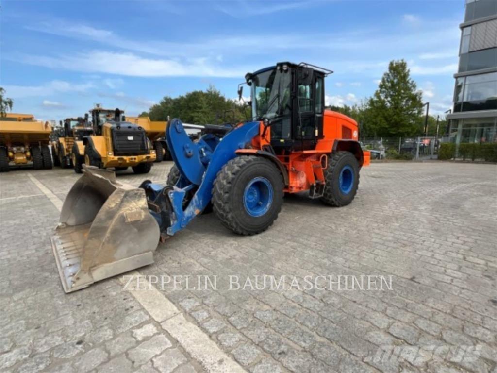 CAT 926M Utovarivači na kotačima