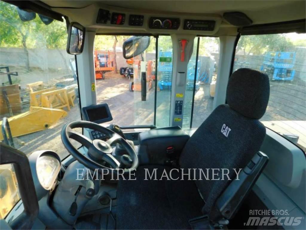 CAT 930M Utovarivači na kotačima