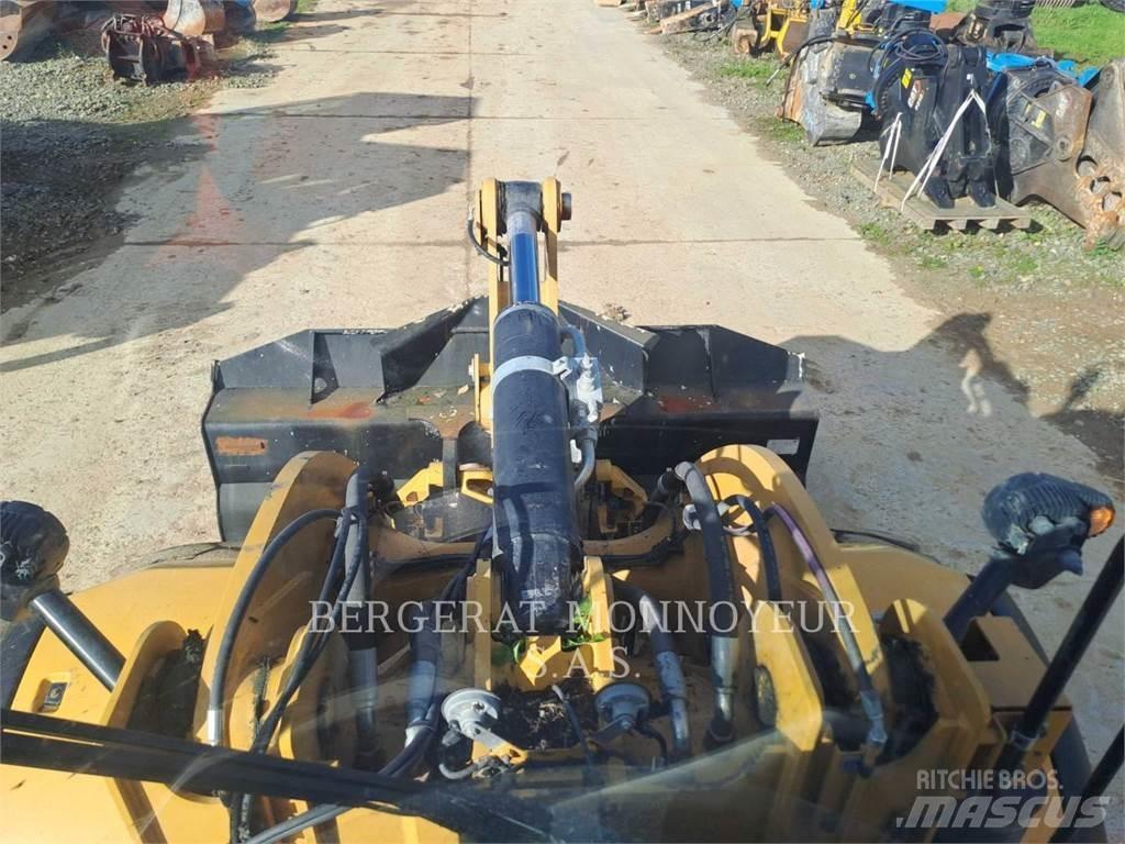 CAT 930M Utovarivači na kotačima