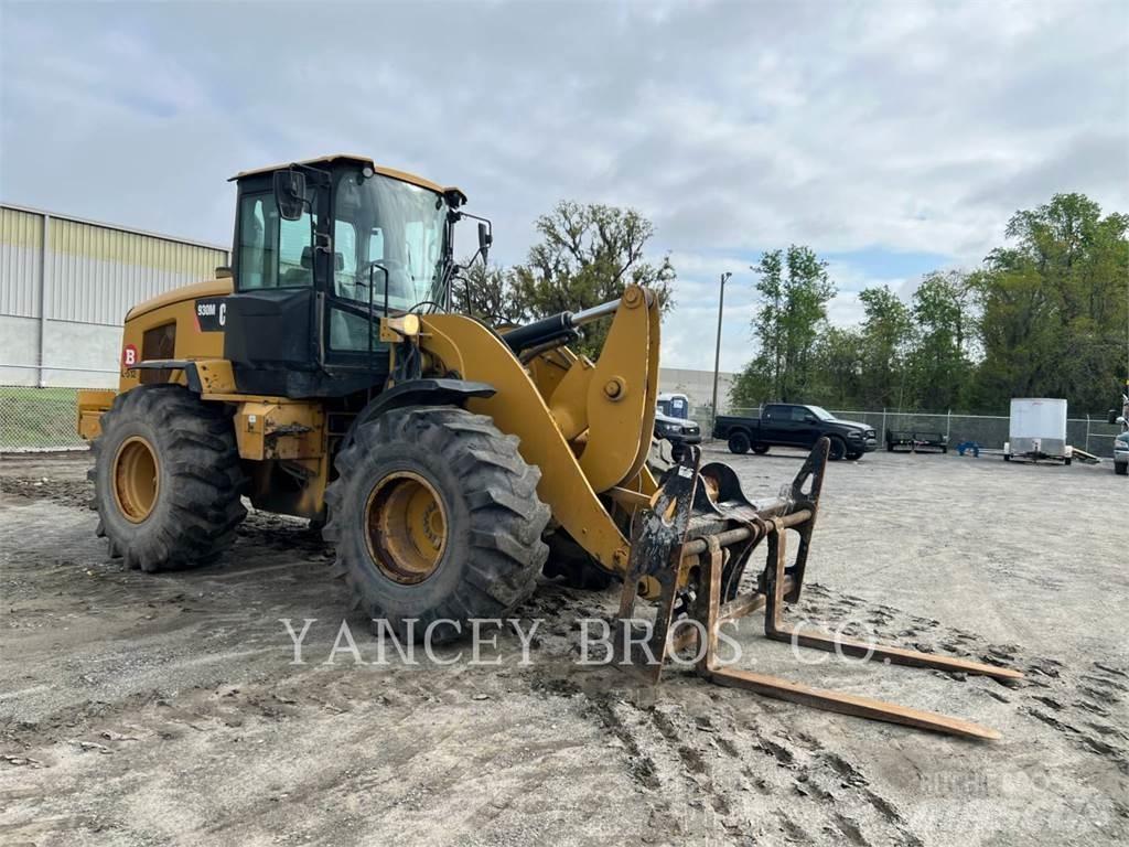 CAT 930M Utovarivači na kotačima