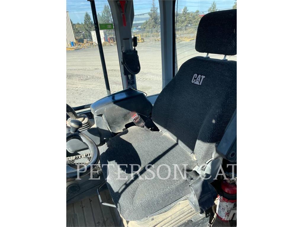 CAT 930M Utovarivači na kotačima
