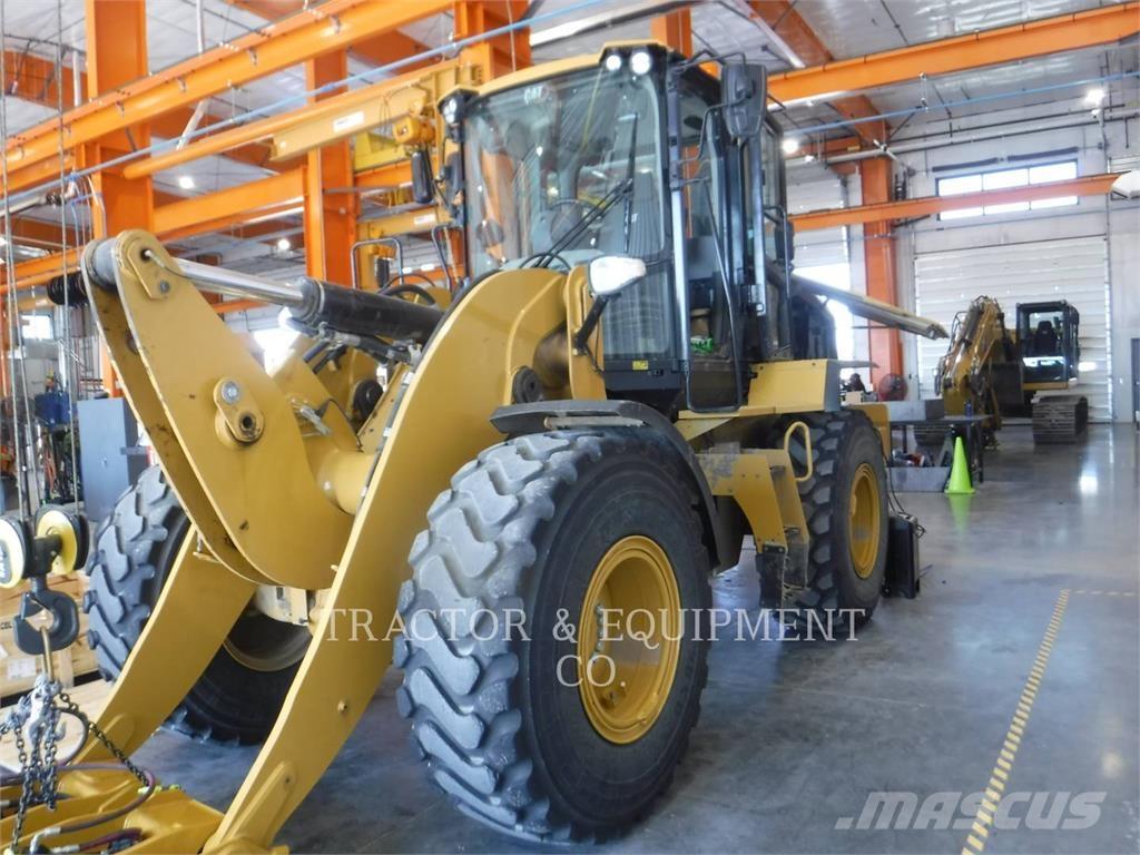 CAT 930M Utovarivači na kotačima