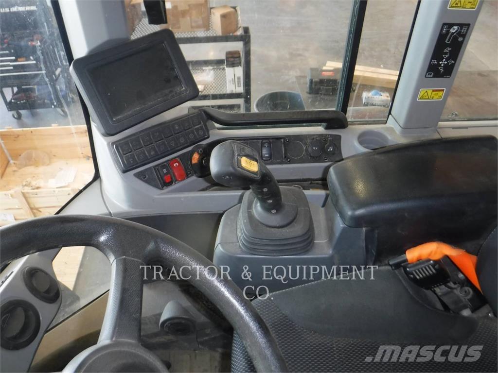 CAT 930M Utovarivači na kotačima