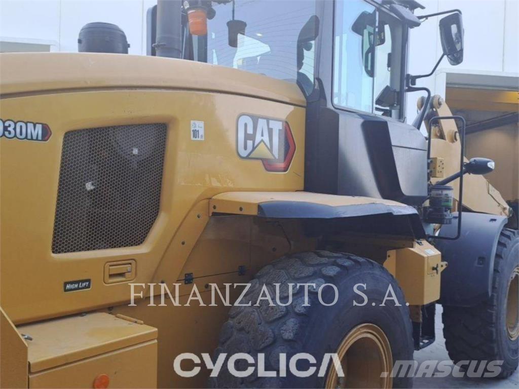 CAT 930M Utovarivači na kotačima