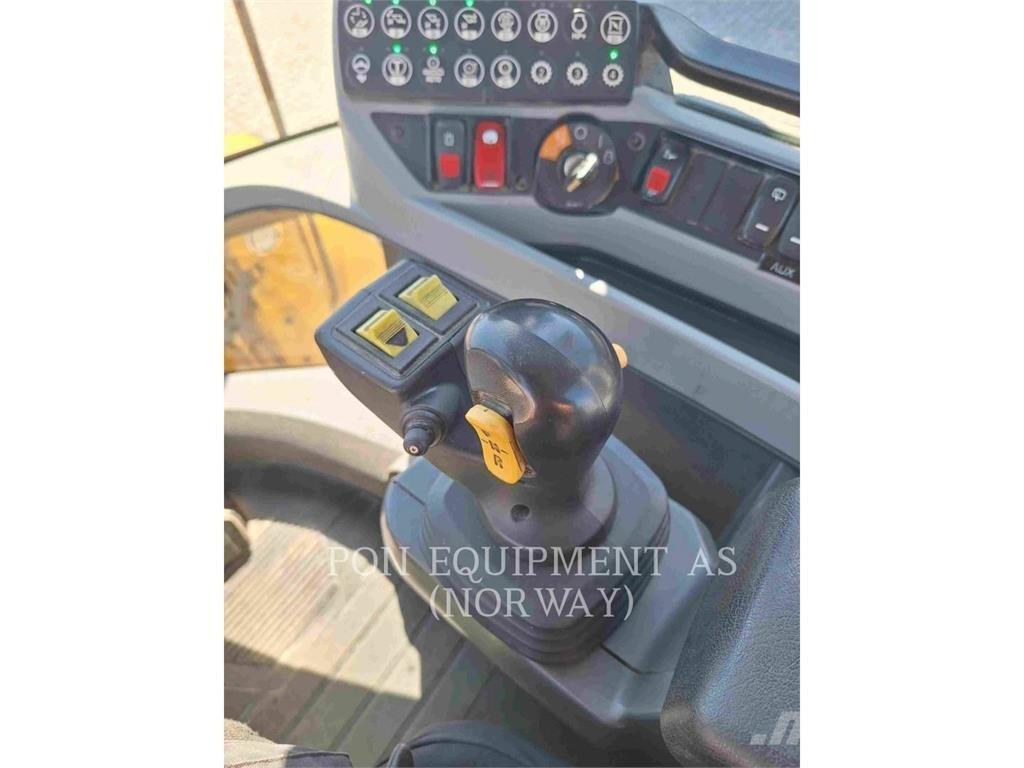 CAT 930M Utovarivači na kotačima