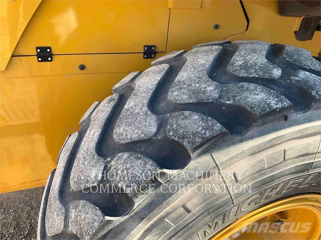 CAT 930M Utovarivači na kotačima