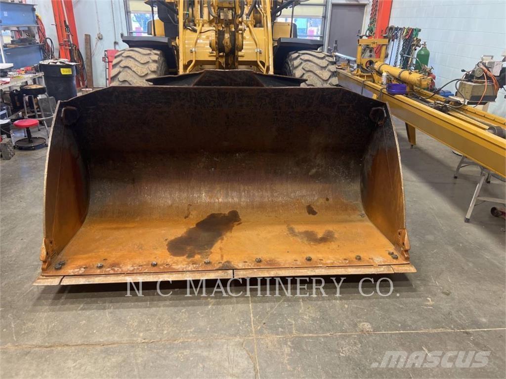 CAT 930M Utovarivači na kotačima