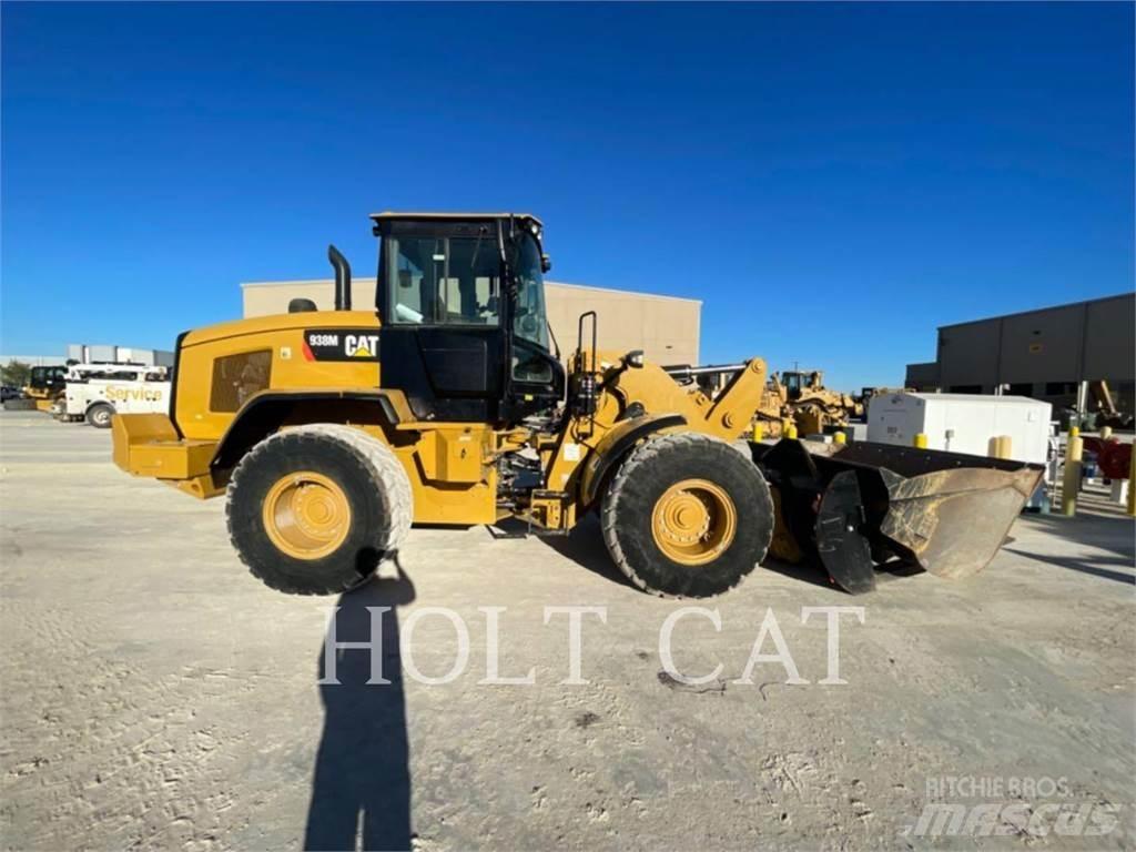 CAT 938M Utovarivači na kotačima
