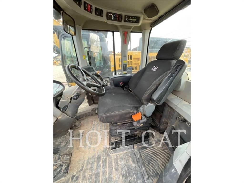 CAT 938M Utovarivači na kotačima