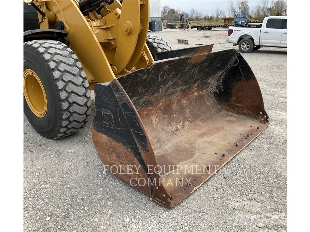 CAT 938M Utovarivači na kotačima