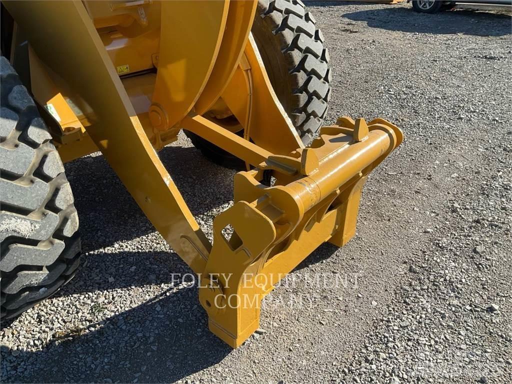 CAT 938M Utovarivači na kotačima