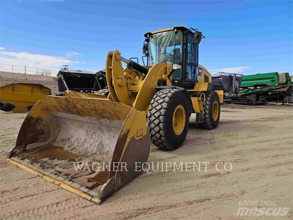 CAT 938M Utovarivači na kotačima