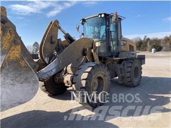 CAT 938M Utovarivači na kotačima