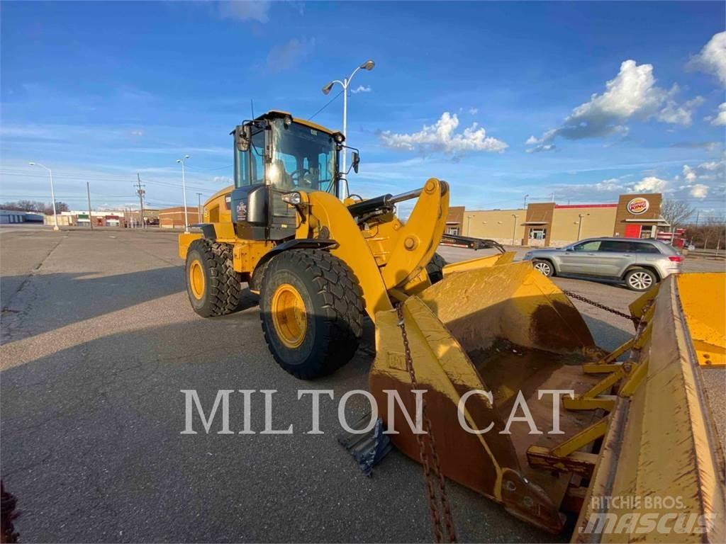 CAT 938M Utovarivači na kotačima