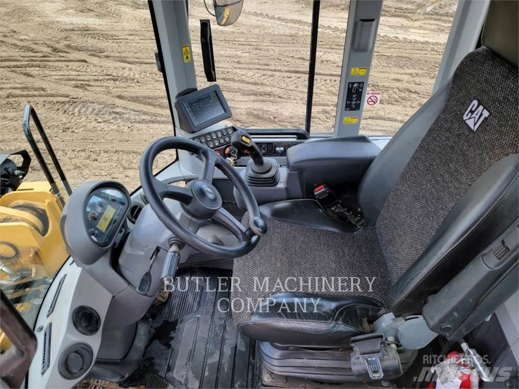 CAT 938M Utovarivači na kotačima