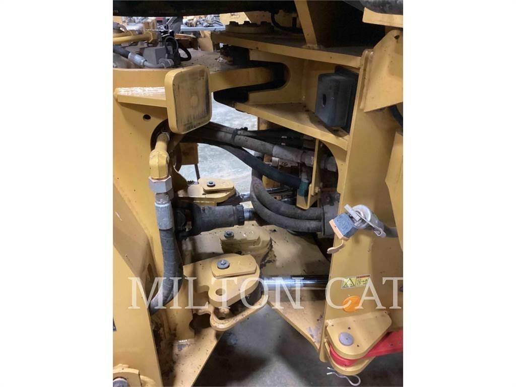 CAT 938M Utovarivači na kotačima