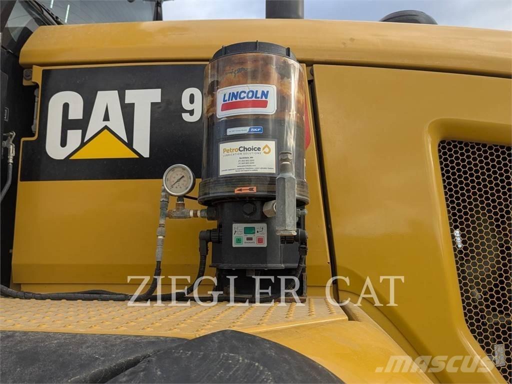 CAT 938M Utovarivači na kotačima