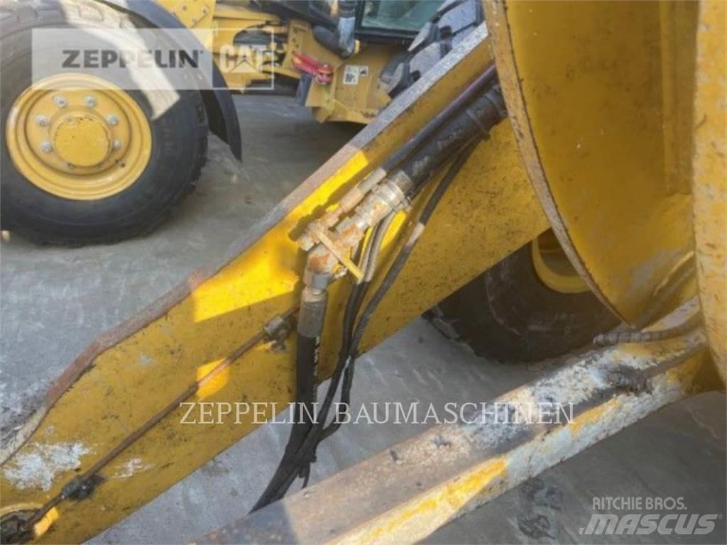 CAT 938M Utovarivači na kotačima