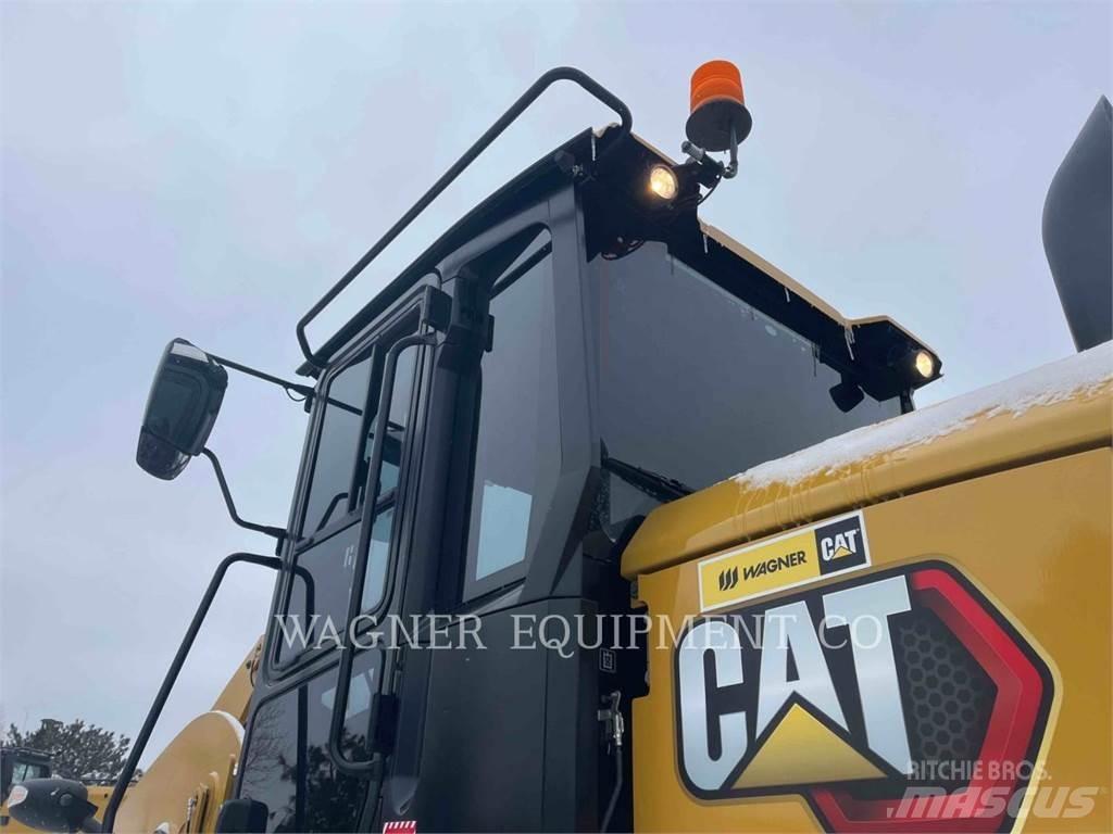 CAT 938M Utovarivači na kotačima