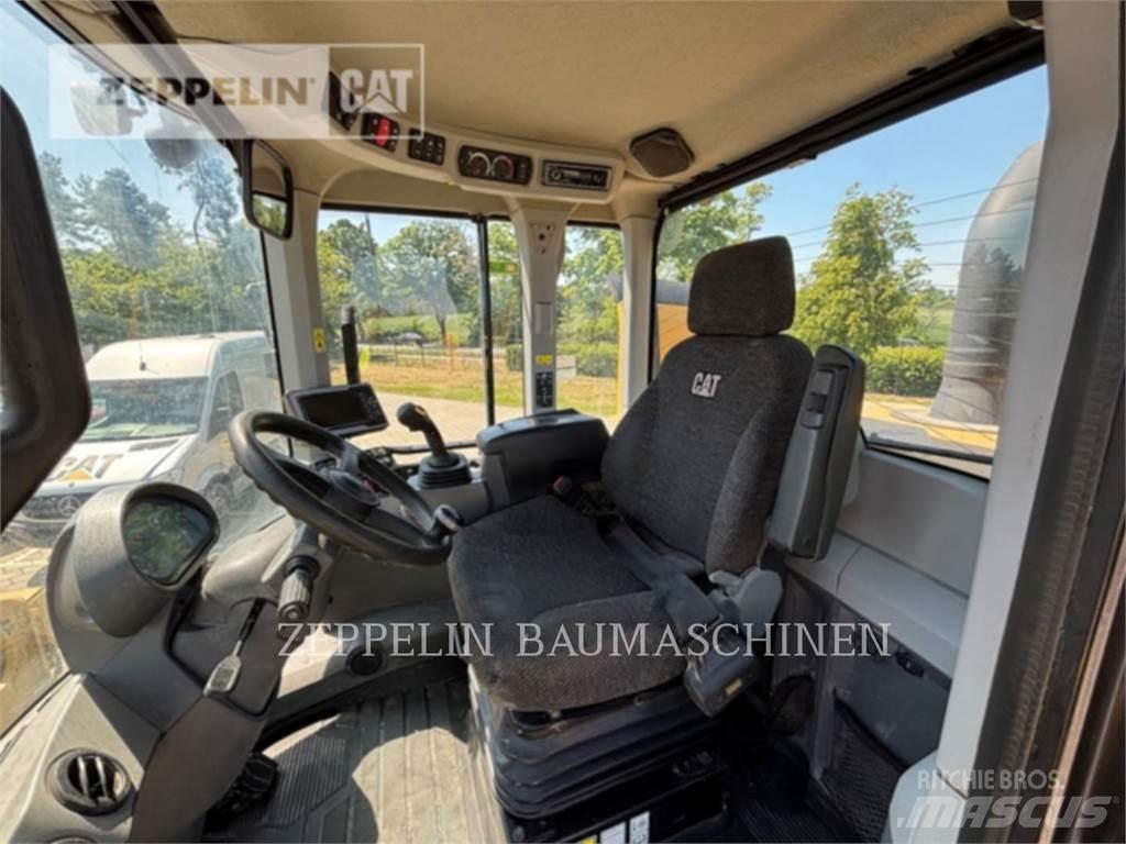 CAT 938M Utovarivači na kotačima