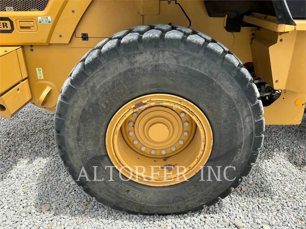 CAT 938M Utovarivači na kotačima