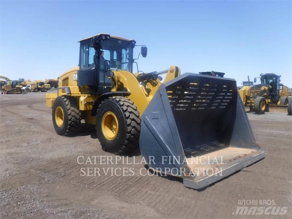 CAT 938M Utovarivači na kotačima
