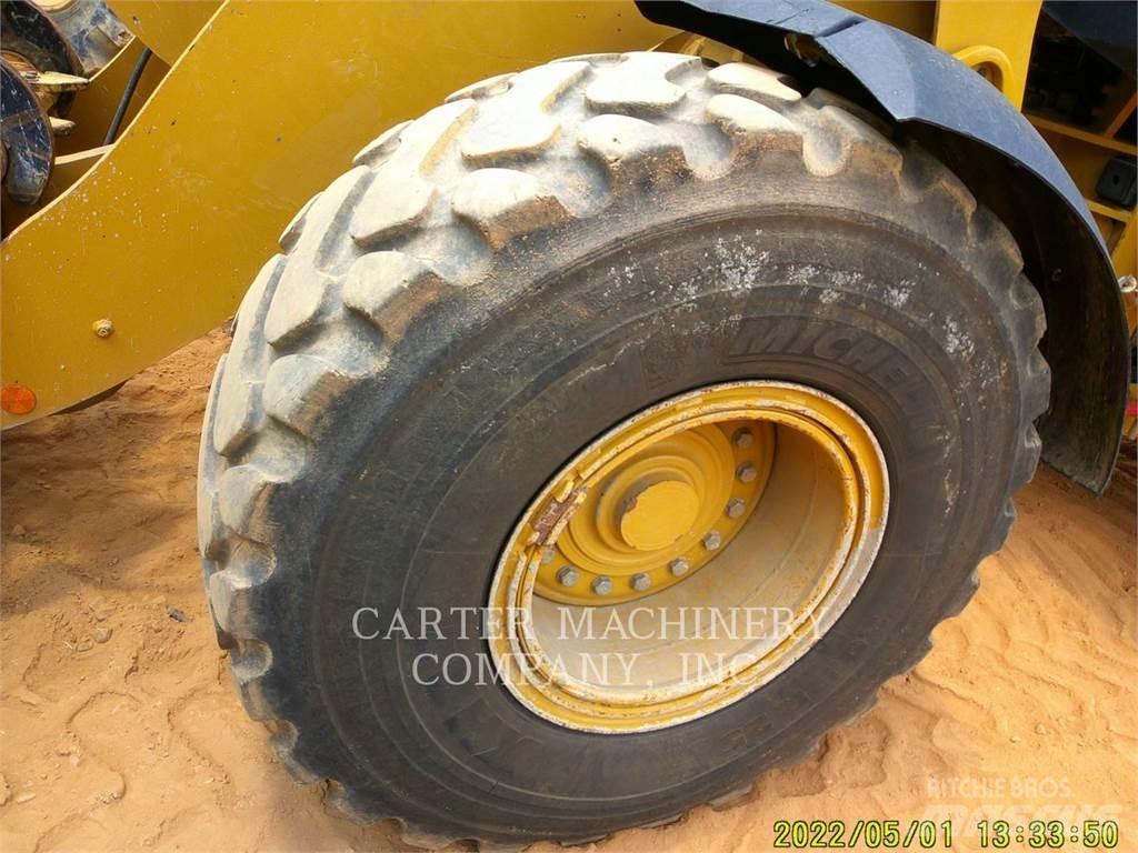 CAT 938M Utovarivači na kotačima