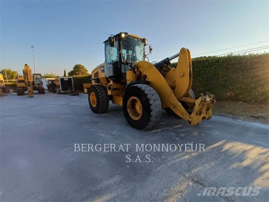 CAT 938M Utovarivači na kotačima