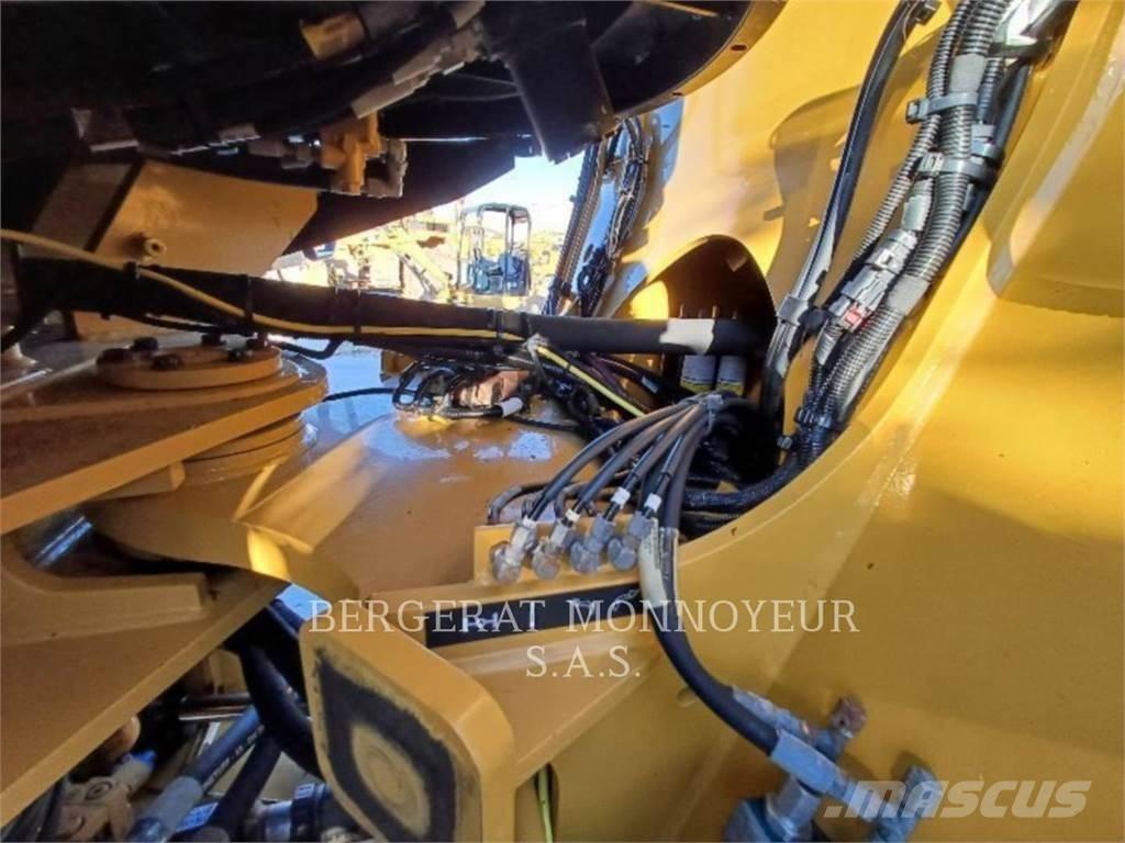 CAT 938M Utovarivači na kotačima