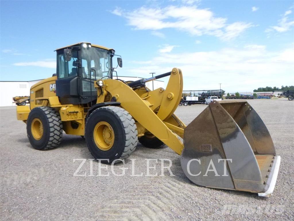 CAT 938M Utovarivači na kotačima