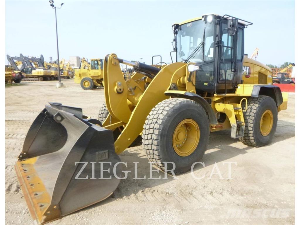 CAT 938M Utovarivači na kotačima