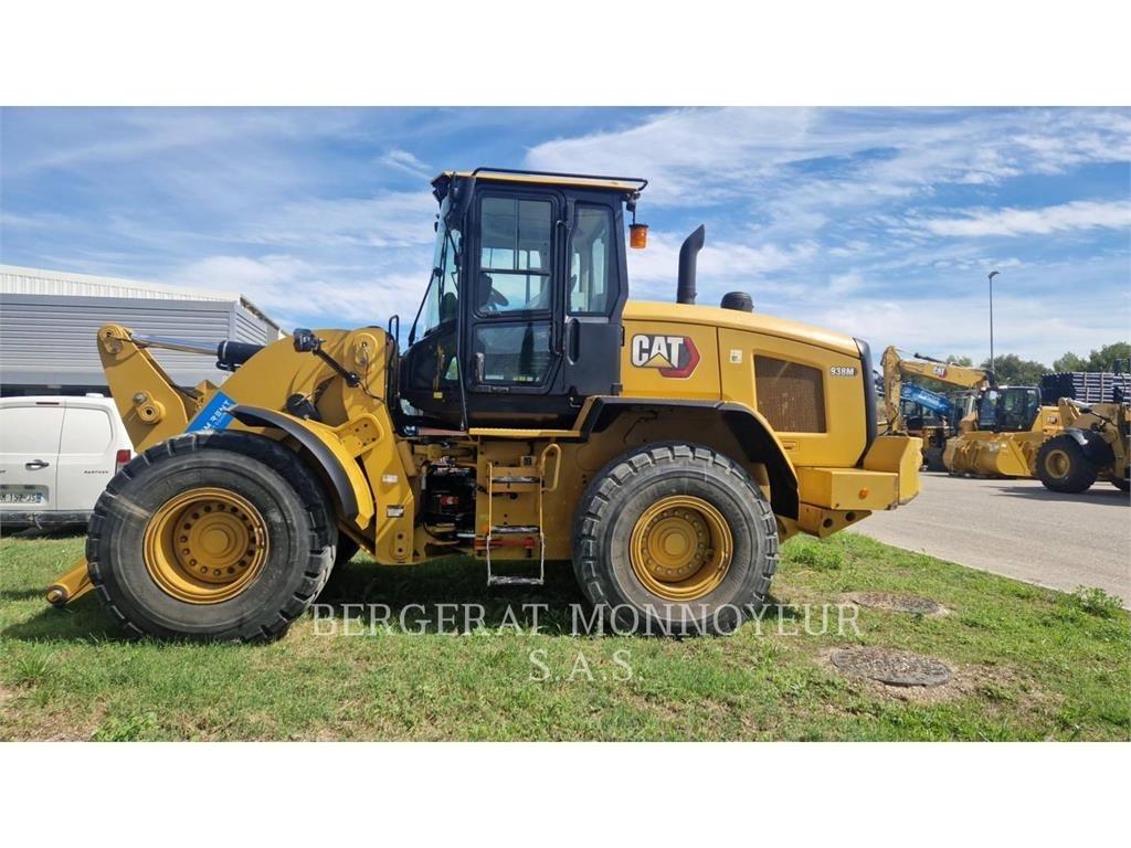 CAT 938M Utovarivači na kotačima