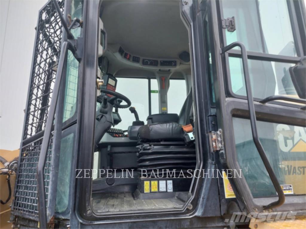 CAT 938M Utovarivači na kotačima