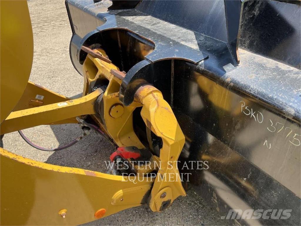 CAT 938M Utovarivači na kotačima