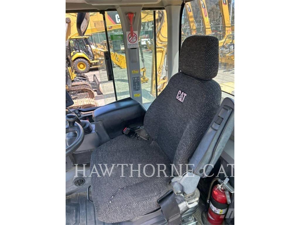 CAT 938M Utovarivači na kotačima