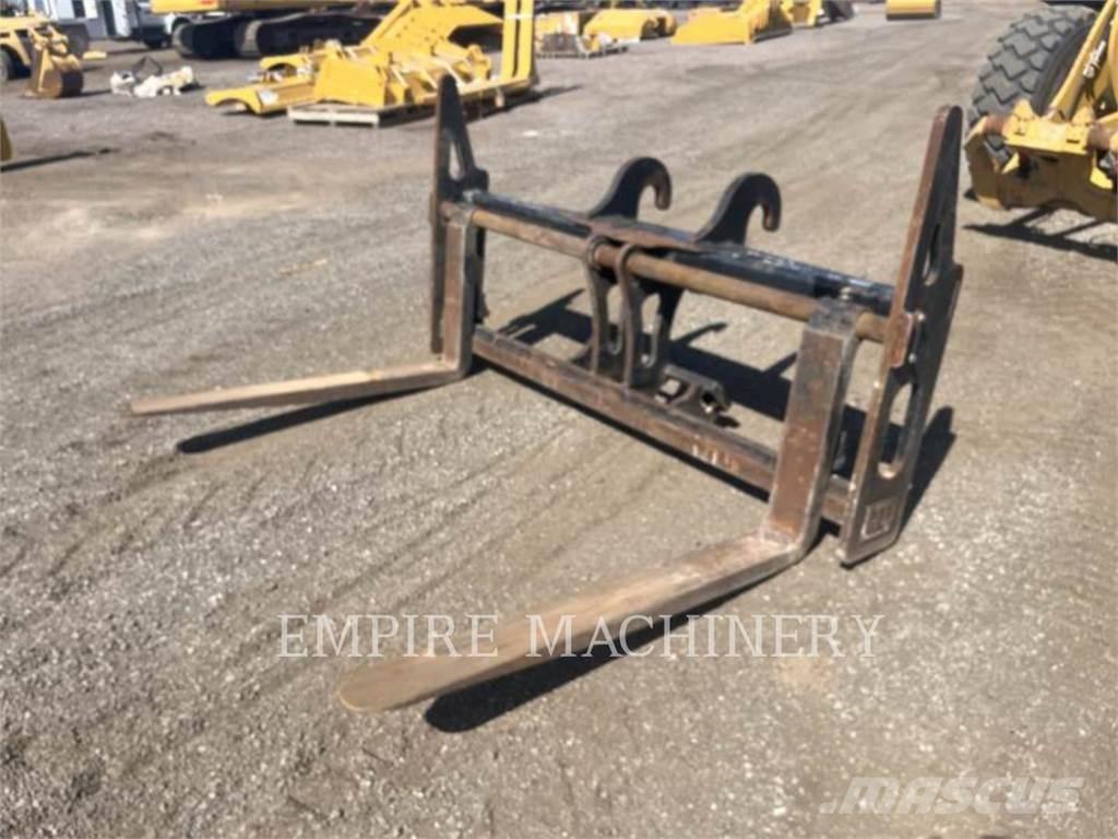 CAT 938M FC FK Vilice