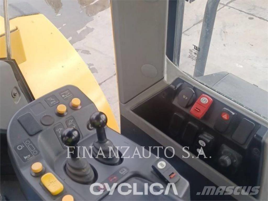 CAT 950M Utovarivači na kotačima