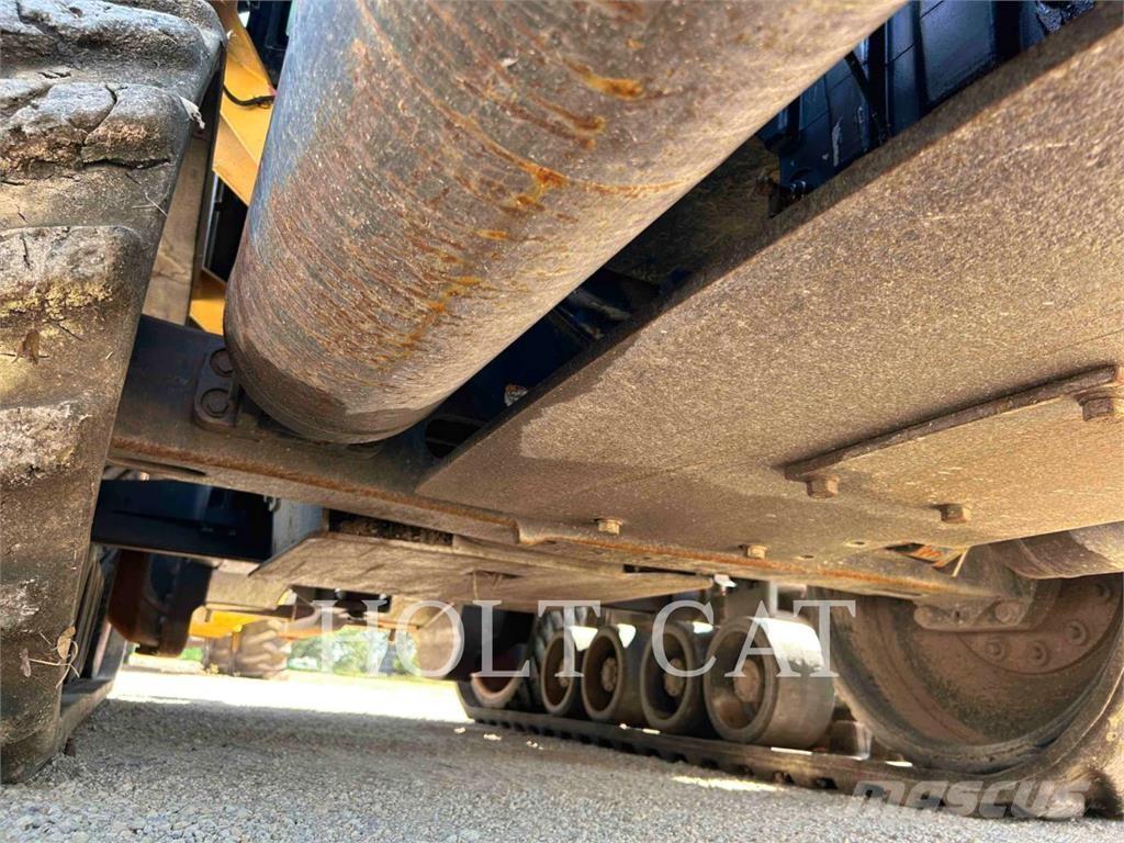 CAT 95E Traktori
