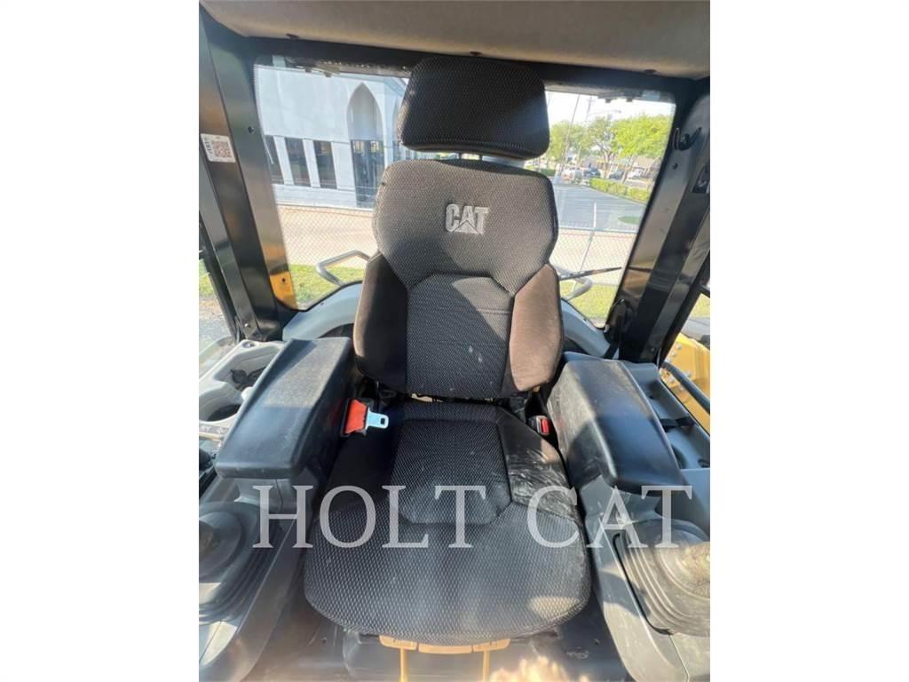 CAT 963 Utovarivači gusjeničari