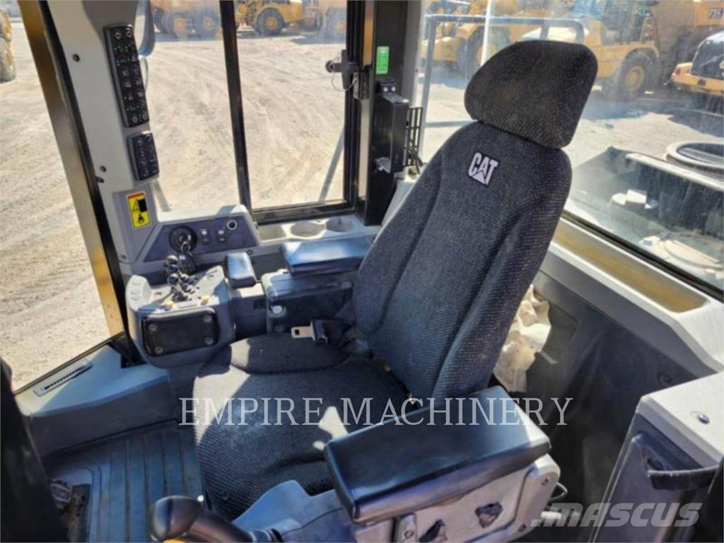 CAT 966K Utovarivači na kotačima