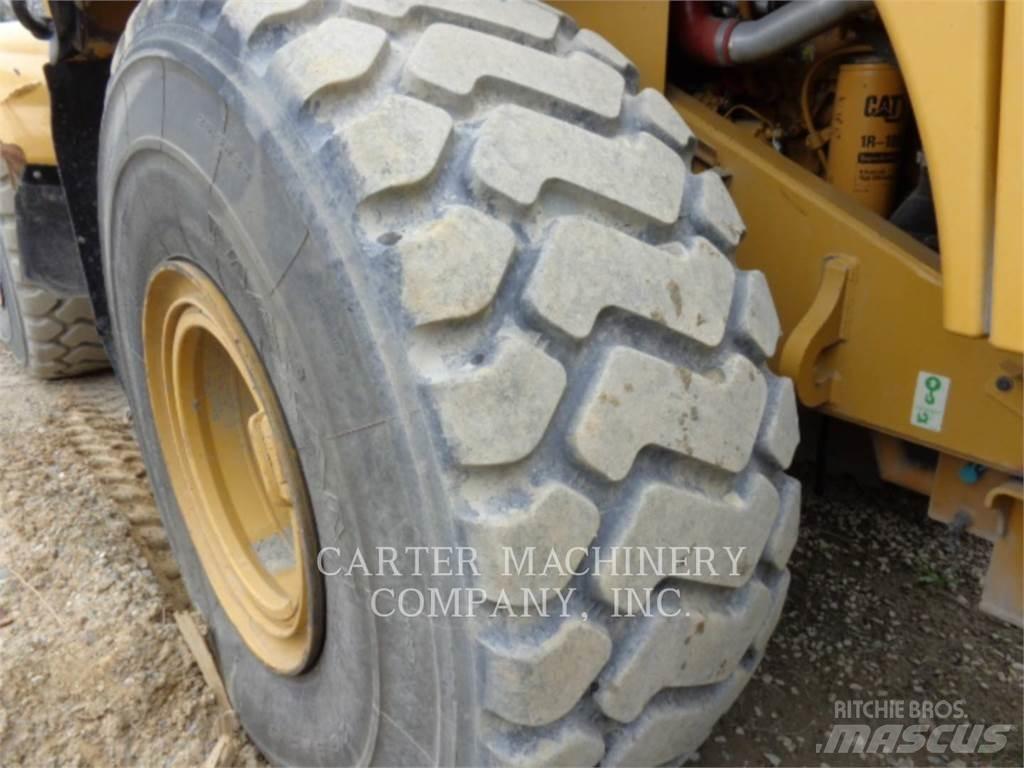 CAT 966M Utovarivači na kotačima