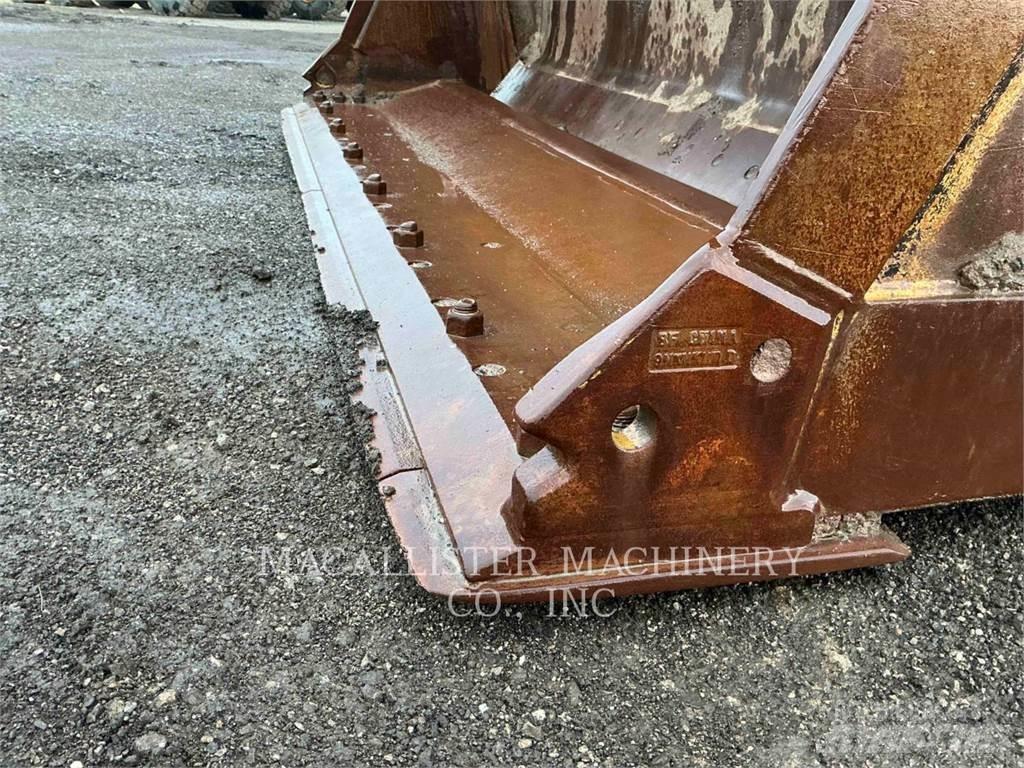 CAT 966M Utovarivači na kotačima