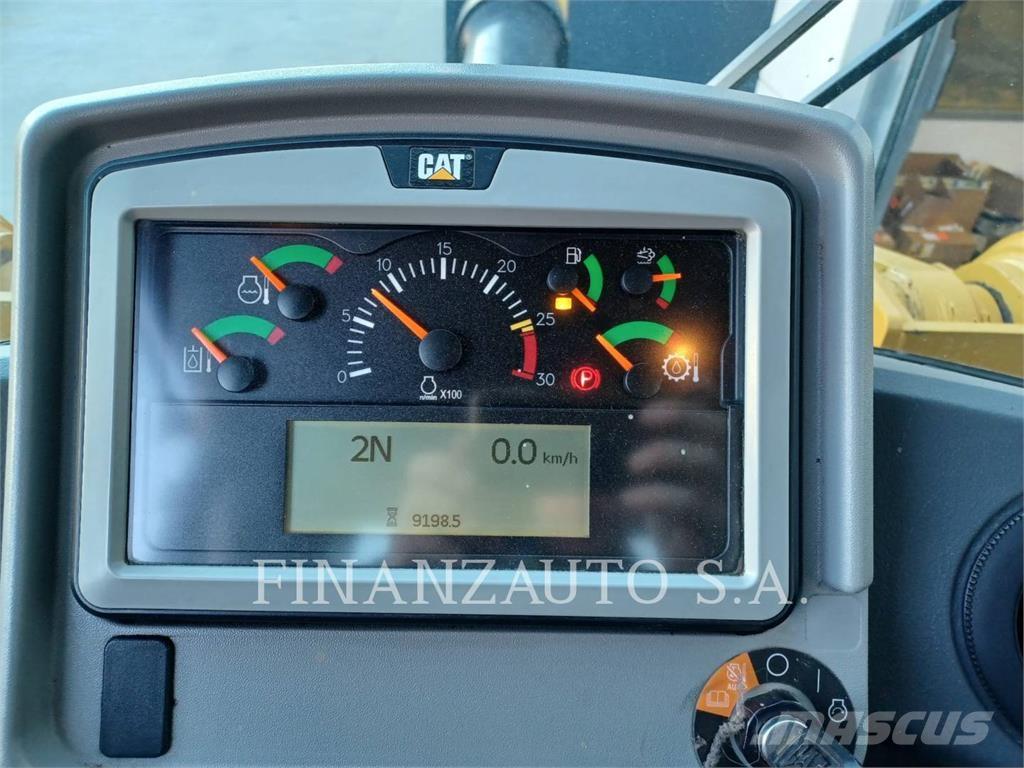 CAT 966M Utovarivači na kotačima