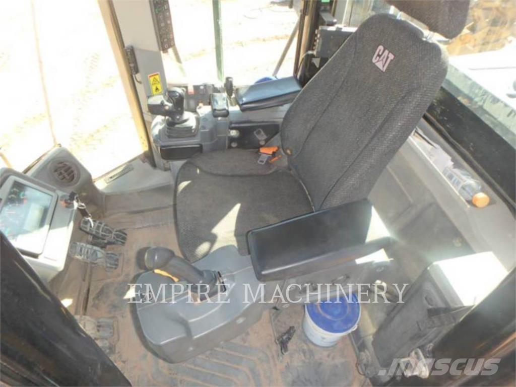 CAT 966M Utovarivači na kotačima