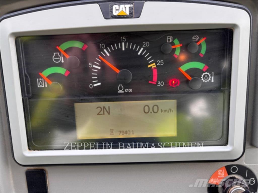 CAT 966M Utovarivači na kotačima