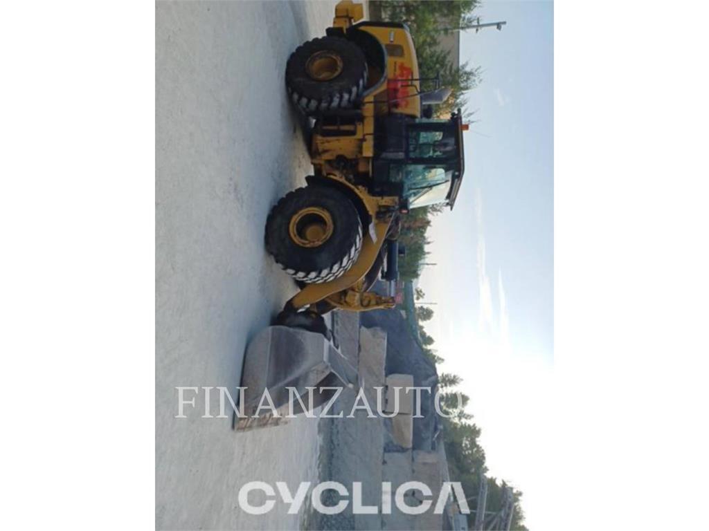 CAT 966M Utovarivači na kotačima