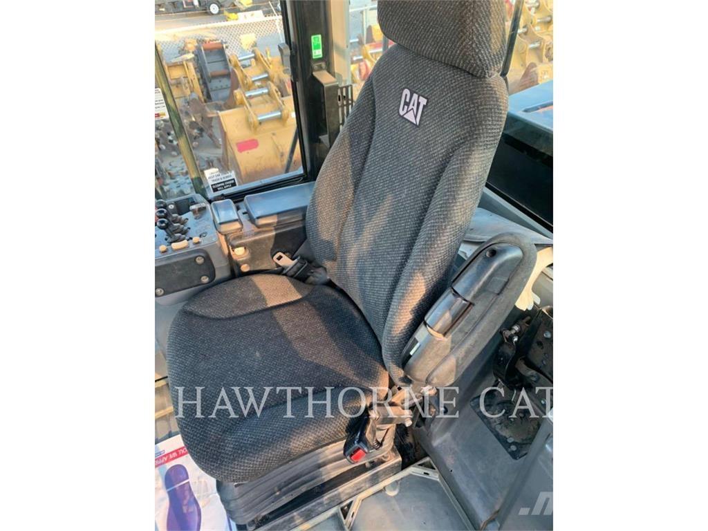 CAT 966M Utovarivači na kotačima