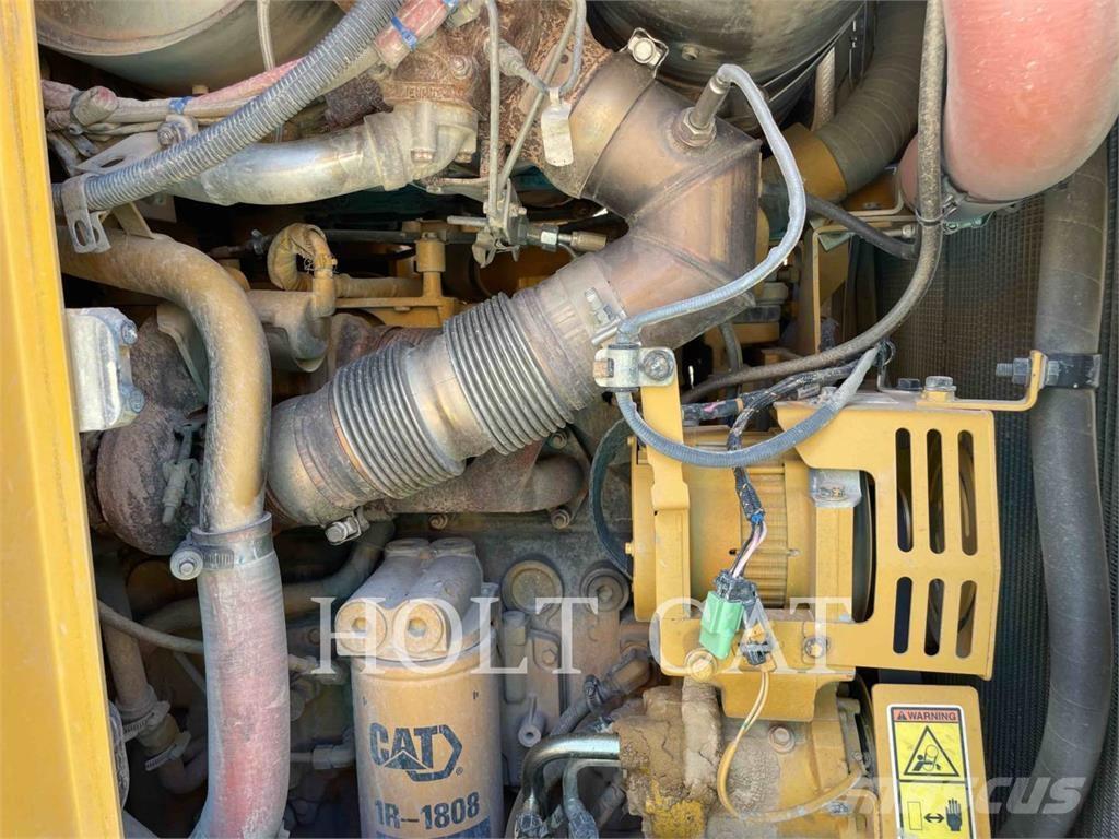 CAT 973K Utovarivači gusjeničari