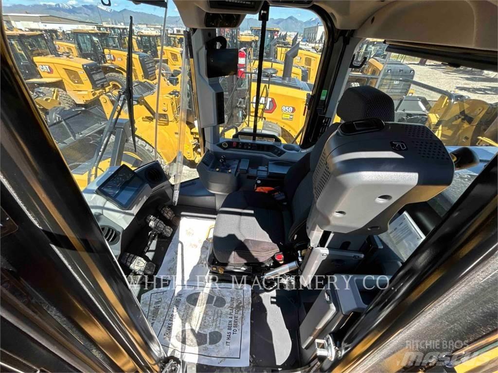CAT 982 Utovarivači na kotačima
