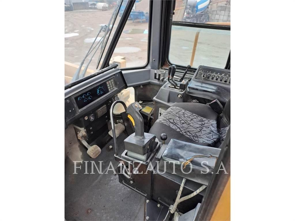 CAT 988F Utovarivači na kotačima